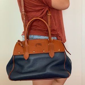 Vintage Authentic Dooney & Burke crossbody bag